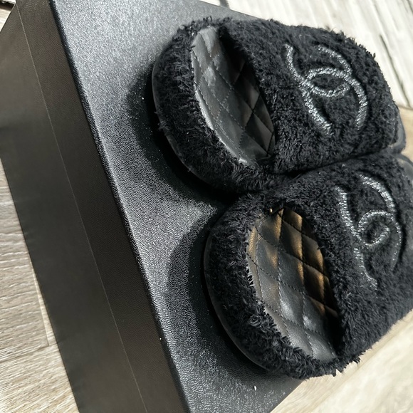 Pre owned good condition Chanel black terry cloth slides size 40 - Picture 5 of 6